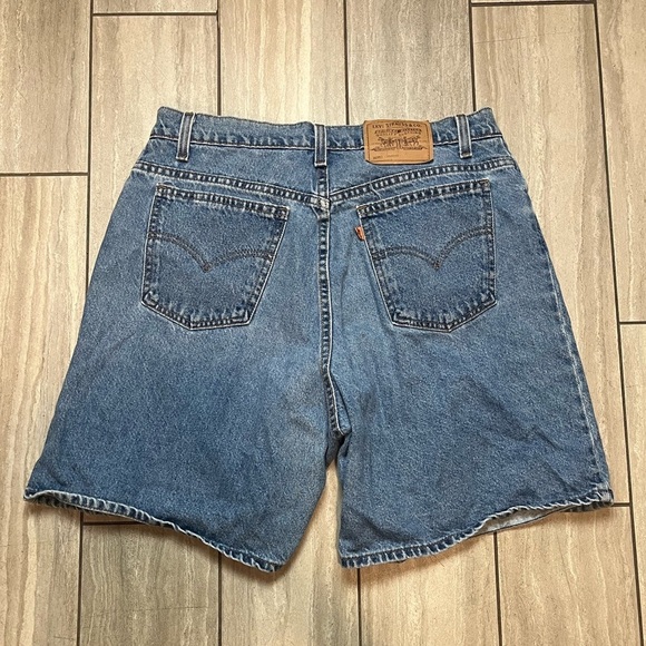 VINTAGE 1990’S 36951 LEVIS ORANGE TAB HEMMED RELAXED SHORTS MENS 33” - Picture 1 of 7